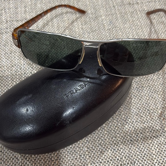 Mens Prada sunglasses - Picture 1 of 6